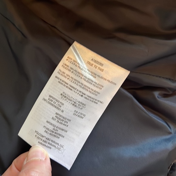 Volcom puffer jacket new with tags - Picture 4 of 11